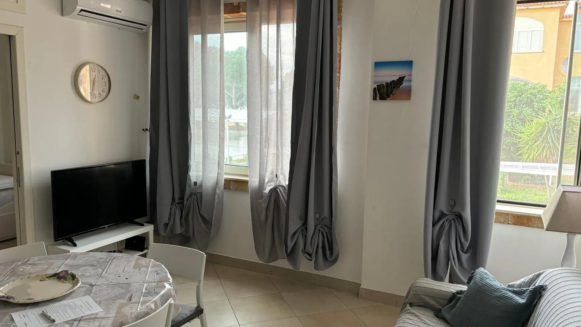 Athena Apartments Mondello Beach Palermo 0*,