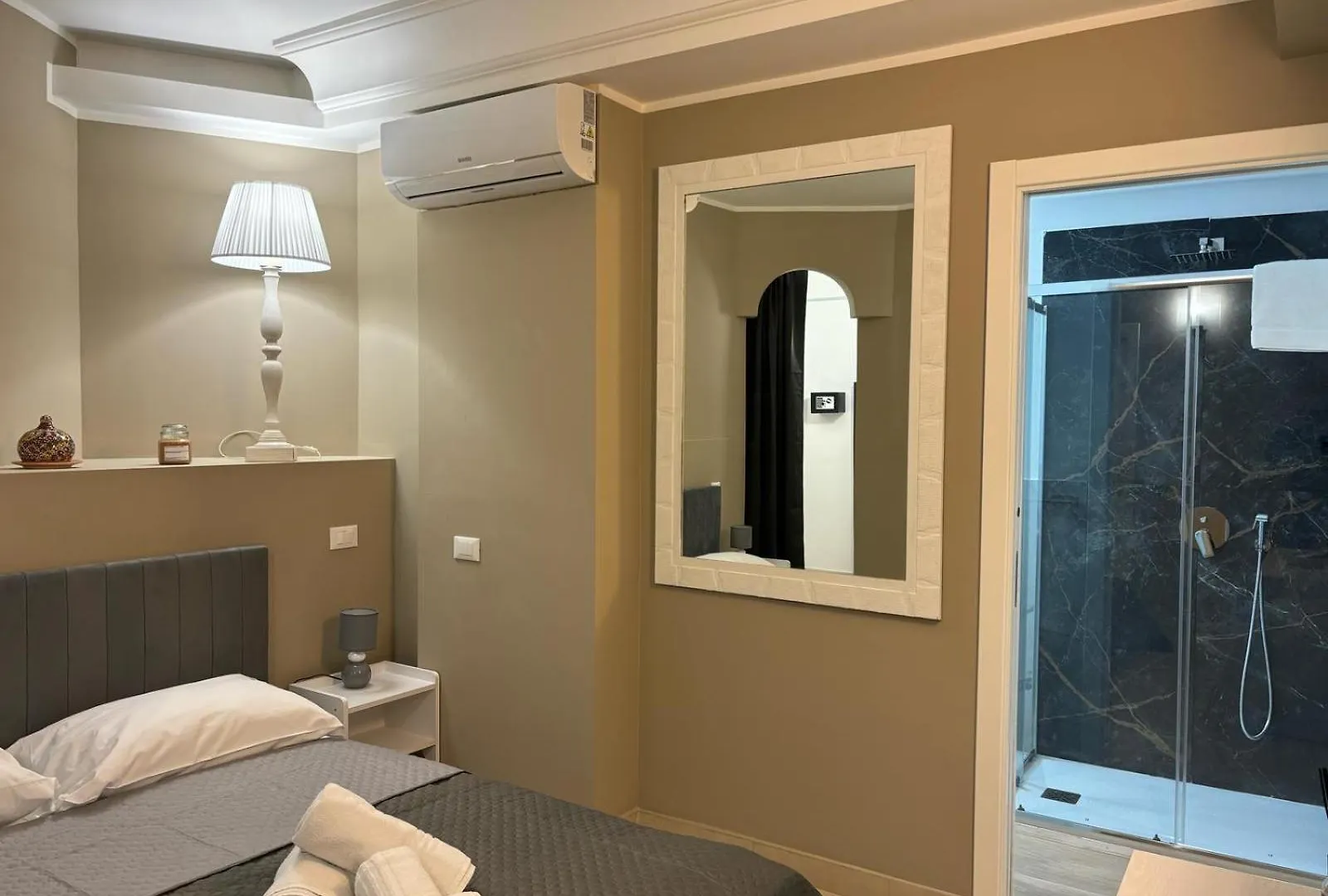 Athena Apartments Mondello Beach Palermo 0*,